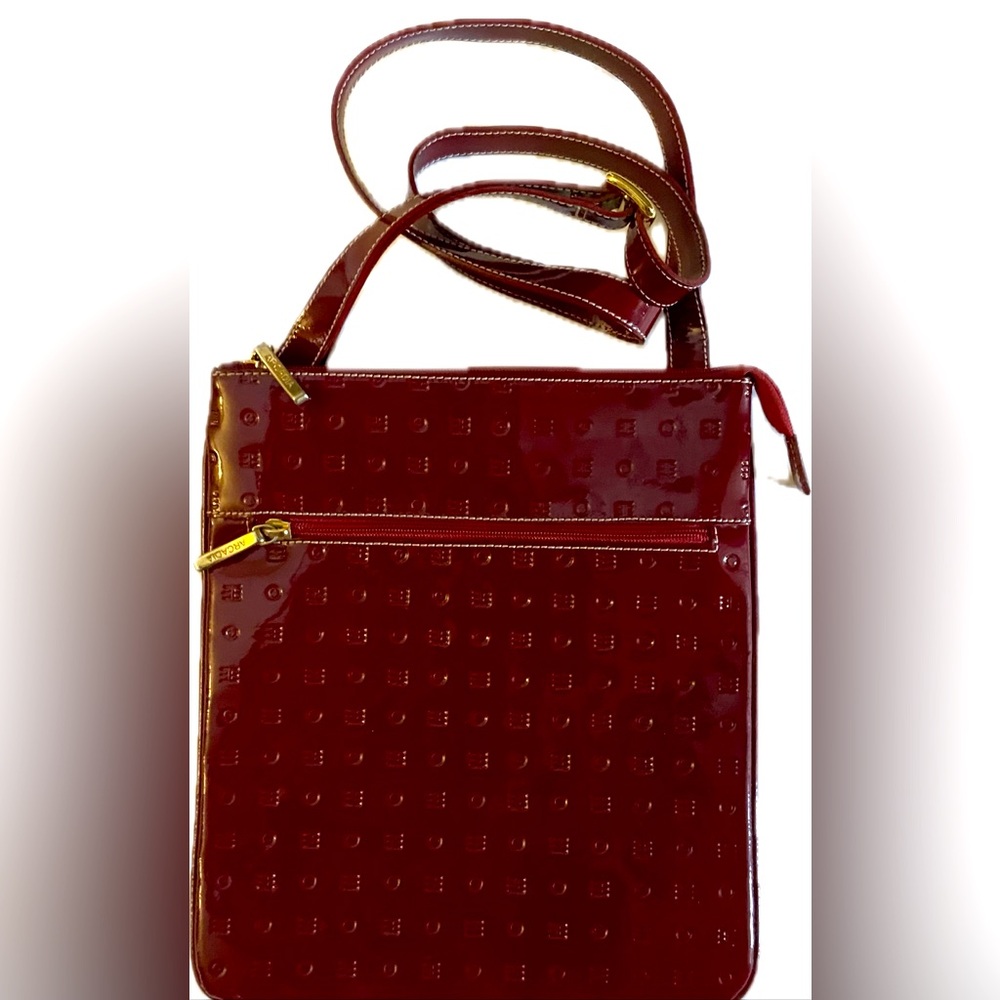 ❤️ ARCADIA PATENTED LEATHER CROSSBODY